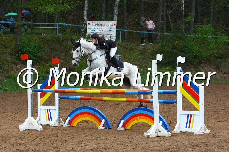 005L4231_Life Is Life_Stil L.JPG